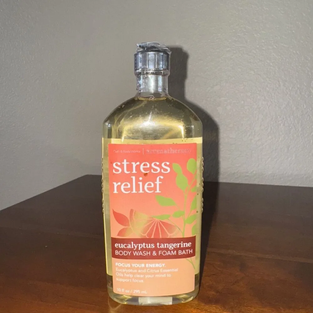 Bath & Body Works Aromatherapy Stress Relief EUCALYPTUS TANGERINE Body Wash 10oz